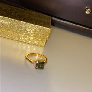 Green stone ring